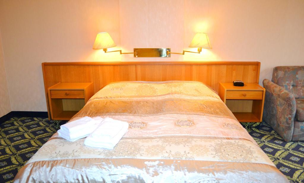 Hotel Zum Goldenen Hirsch Sankt Kilian Kamer foto