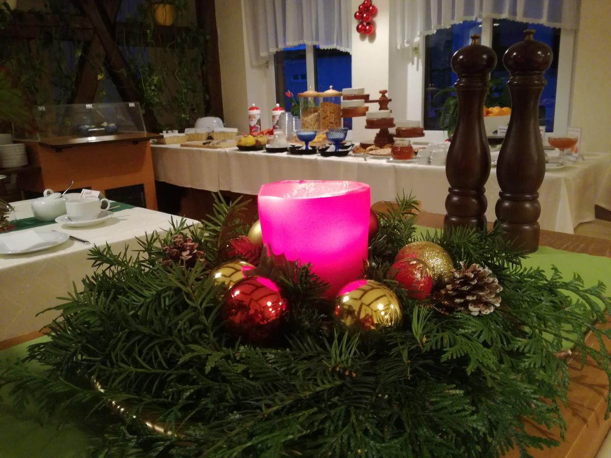 Hotel Zum Goldenen Hirsch Sankt Kilian Buitenkant foto